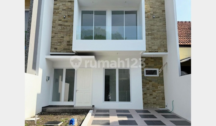 Rumah Baru Modern 2 Lantai Luas dan Siap Huni di Citraland