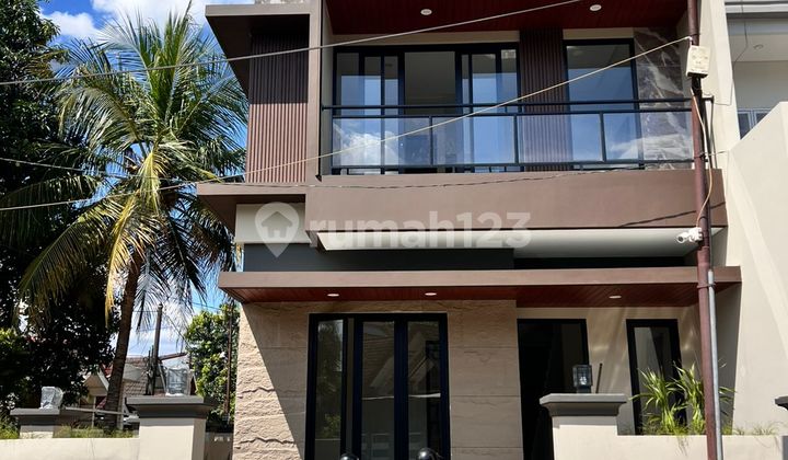 For sale new 2-story house easy access to toll road, flood-free, prime location