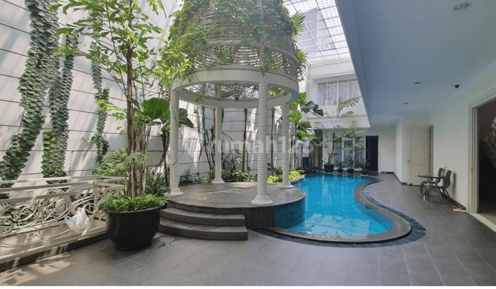 Rumah mewah Kebon Kacang dekat Mall Grand Indonesia, private pool 1
