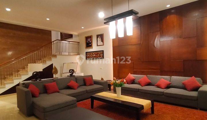Rumah Green Garden, Ada Pool, Furnished Interior Bagus Mewah