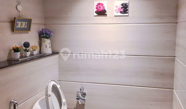 Rumah Green Garden, Ada Pool, Furnished Interior Bagus Mewah