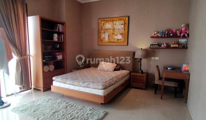 Rumah Green Garden, Ada Pool, Furnished Interior Bagus Mewah