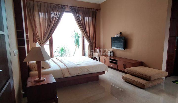 Rumah Green Garden, Ada Pool, Furnished Interior Bagus Mewah