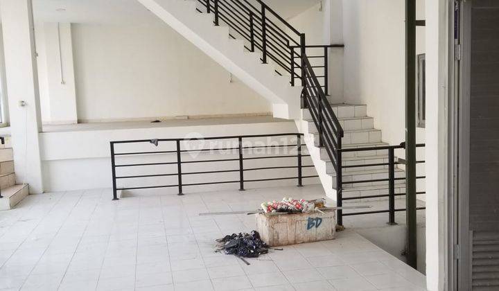 Gudang Gandeng 2, Lodan Center , 3 Lantai, Ada Lift