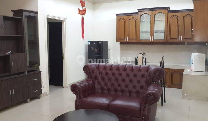 Rumah Piik Kenari 8x15 , semi furnished rapi dekat Mall Avenue 2