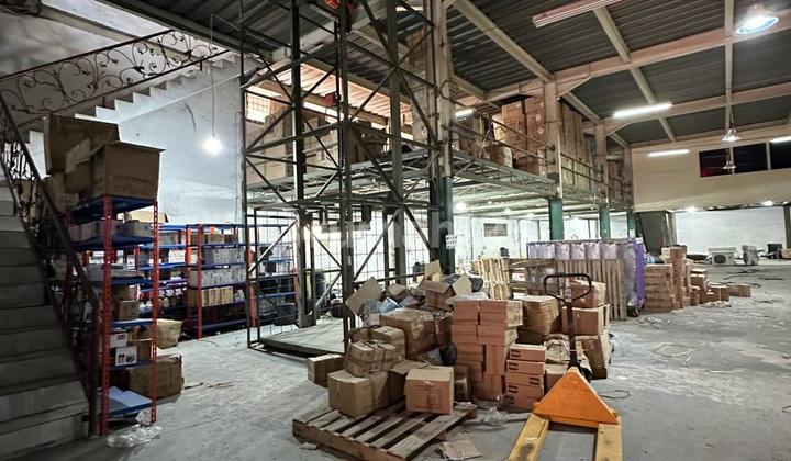 Kapuk Raya Warehouse near PIK, area 3083m, with lift, neat office.
