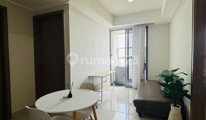 Gold Coast Pik 2 BR Apartment Furnished Neatly, Sea View