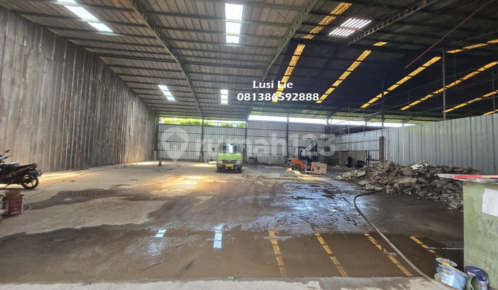 Gudang Daan Mogot Jakarta Barat luas 1113m, akses kontainer