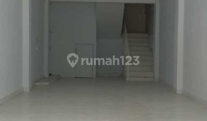 Ruko Teluk Gong hadap jalan raya, renov rapi 