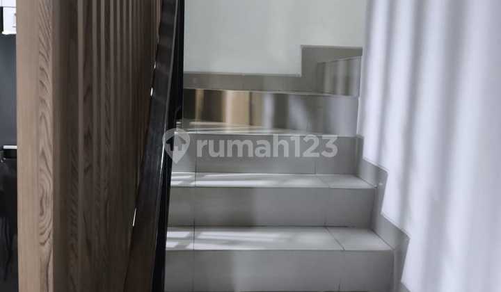 Rumah Hoek Pik2 Tahap1, Furnished Interior Bagus 2