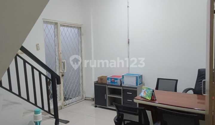 Shop house in CBD Cengkareng, furnished with a neat office, low price. Shop house in CBD Cengkareng, furnished with a neat office, low price.