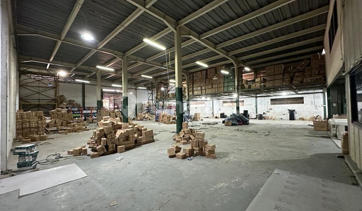 Kapuk Raya Warehouse near PIK, area 3083m, with lift, neat office.