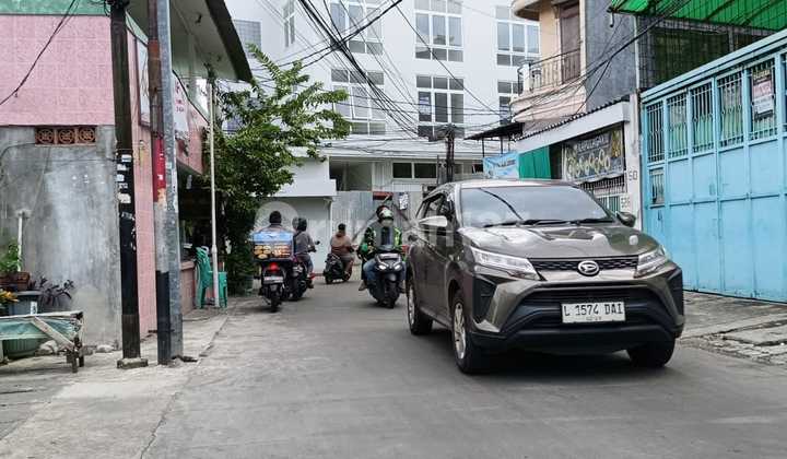 Rumah tua Jl. Keadilan Raya luas 175m , harga mendekati njop 2