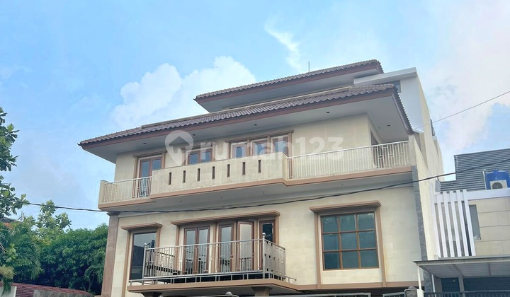 Rumah mewah Villa Meruya, uk. 17x22m Hoek, ada taman,rapi bagus 1