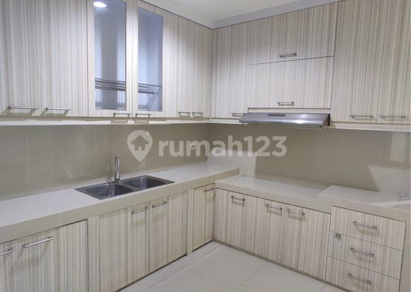 Rumah Ancol Marina Cove, kosong rapi