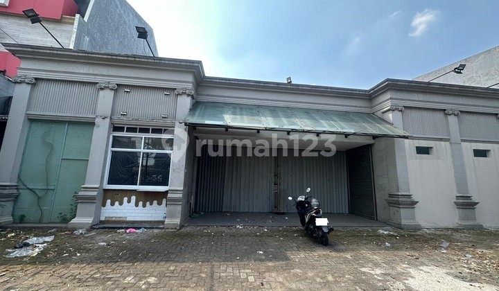 Ruang Usaha cocok untuk Resto atau Showroom di Raya Jatiwaringin Jakarta Timur