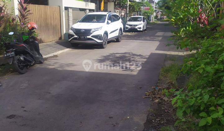 RUMAH DI LINGKUNGAN ELITE RENON FULL FURNISHED  4