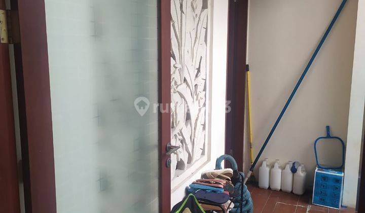 RUMAH DI LINGKUNGAN ELITE RENON FULL FURNISHED  13