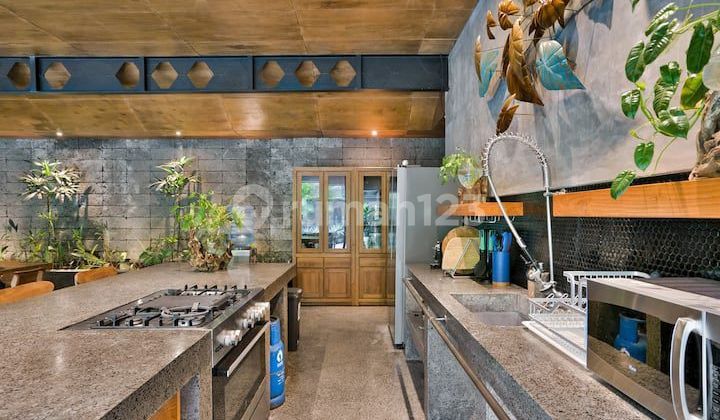 Dijual Villa di Canggu Mewah Strategis dan Luas Dijual Villa di Canggu Mewah Strategis dan Luas