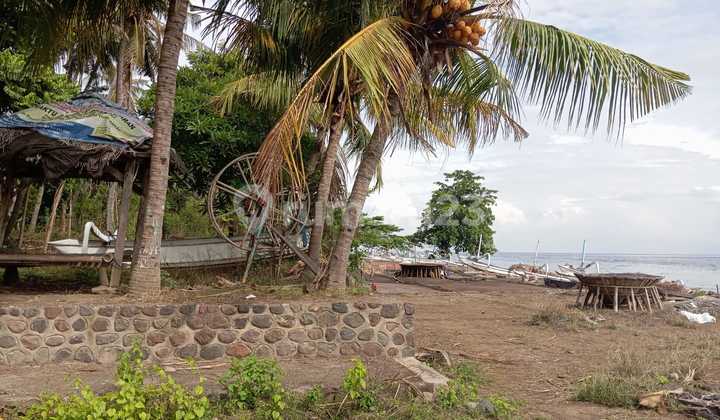 Tianyar Beach Land Suitable for Private Villas Affordable Price