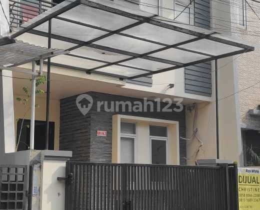 Rumah Modern 2 Lantai Siap Pakai di Taman Ratu