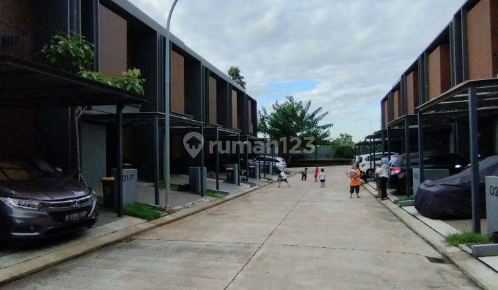 Disewakan / Dikontrakan Rumah Minimalis Modern Siap Huni 2Lt , di Cluster The Hills Pondok Cabe 2