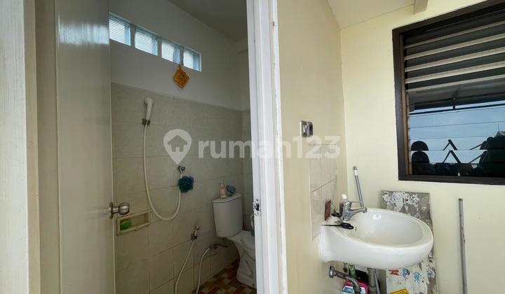 Rumah Modern 2 Lantai Siap Pakai di Taman Ratu 2