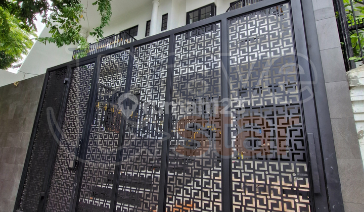 For Sale New House SHM 3 Floors, Area 700m², Facing South in Tomang 2