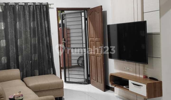 Di Jual Rumah 2 Lantai di Taman Kopo Indah 1, Harga Menarik