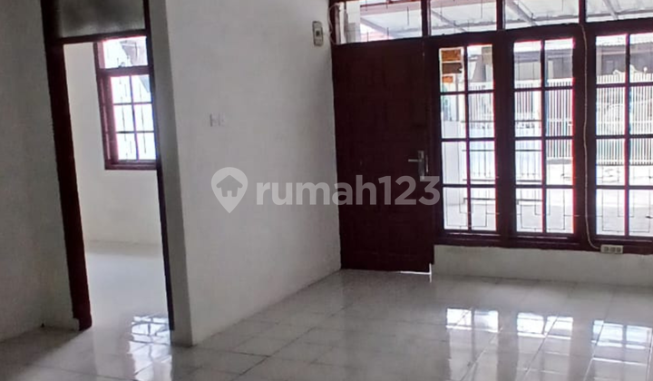 Di Sewakan Rumah Tinggal Taman Cibaduyut Indah, 3 Kamar Tidur, Carport 2 Mobil Di Sewakan Rumah Tinggal Taman Cibaduyut Indah, 3 Kamar Tidur, Carport 2 Mobil