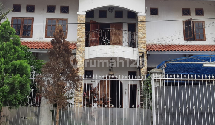 Di Jual Rumah Jl. Baladewa, 2 Lantai, Bonus 8 Kamar Kost Di Jual Rumah Jl. Baladewa, 2 Lantai, Bonus 8 Kamar Kost