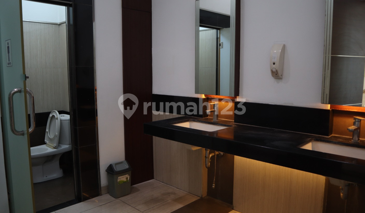 For Rent: Office Building, BKR Street, Luxurious Rooms, Fully Air-Conditioned