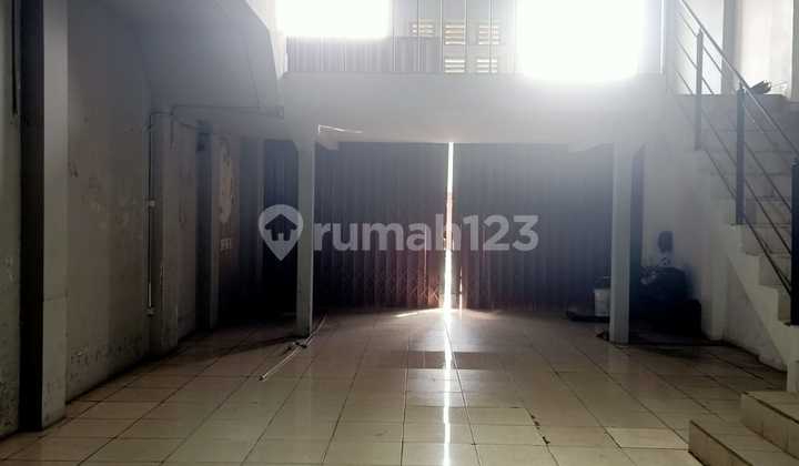 For Rent: Strategic Location Shop House on Main Road Jl. Sudirman Bandung For Rent: Strategic Location Shop House on Main Road Jl. Sudirman Bandung