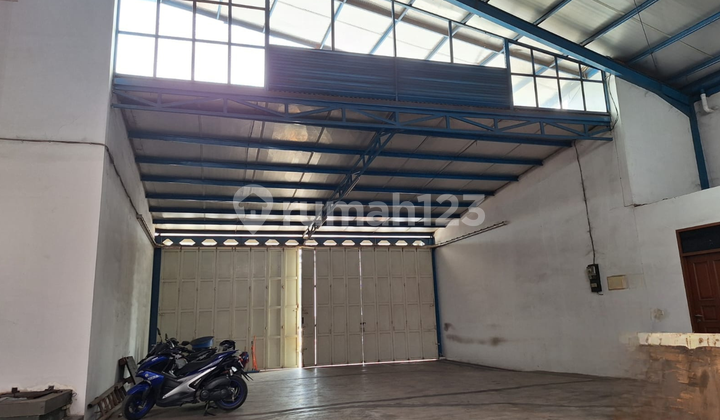 Di Jual Gudang Strategis Dekat Tol Kopo, Ada Bangunan Kantor/Mes