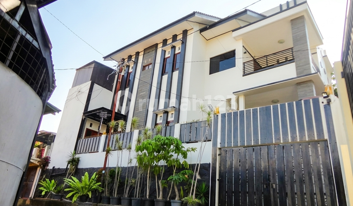 Di Jual Rumah Rasa Villa di Cihideung, Dekat Sapulidi Resto & Villa Trinity, View Tangkuban Perahu