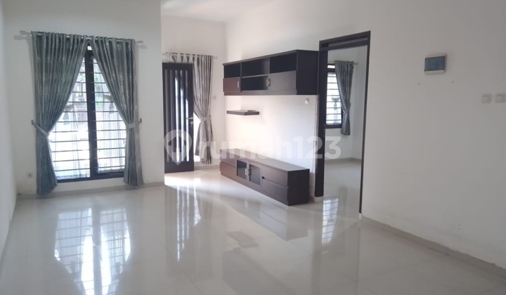 Disewakan Rumah di cluster eksklusif Pondok hijau , 2 lantai, Udara Sejuk