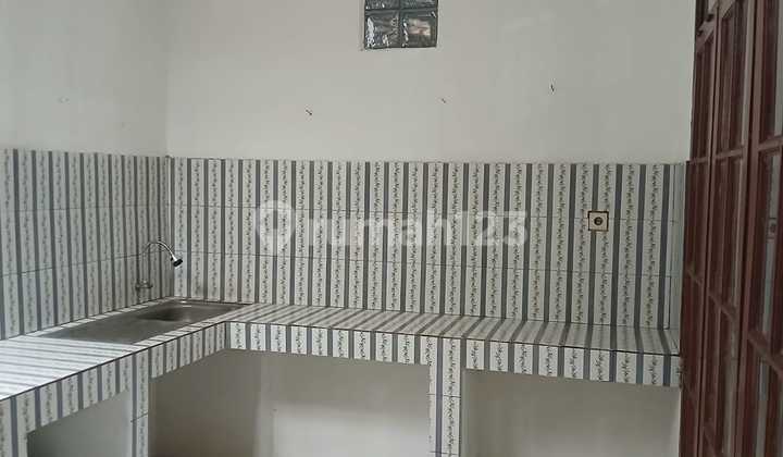 For Rent Residential House in Taman Cibaduyut Indah, 3 Bedrooms, Carport for 2 Cars 2