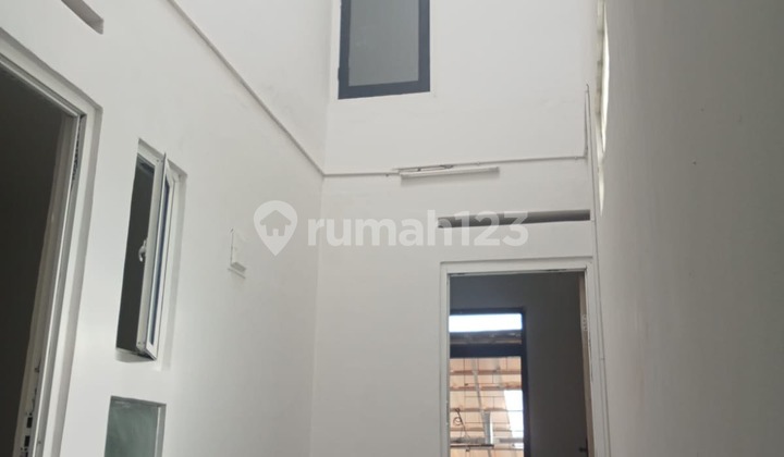 Di Sewakan Rumah Daerah Ciateul 2 Lantai, 3 Kamar Tidur, 2 Kamar Mandi 2