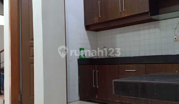 Di Sewakan Rumah Sayap Pajajaran. 3+1 Kamar Tidur, 3 Kamar Mandi 2