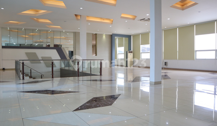 For Rent: Office Building, BKR Street, Luxurious Rooms, Fully Air-Conditioned