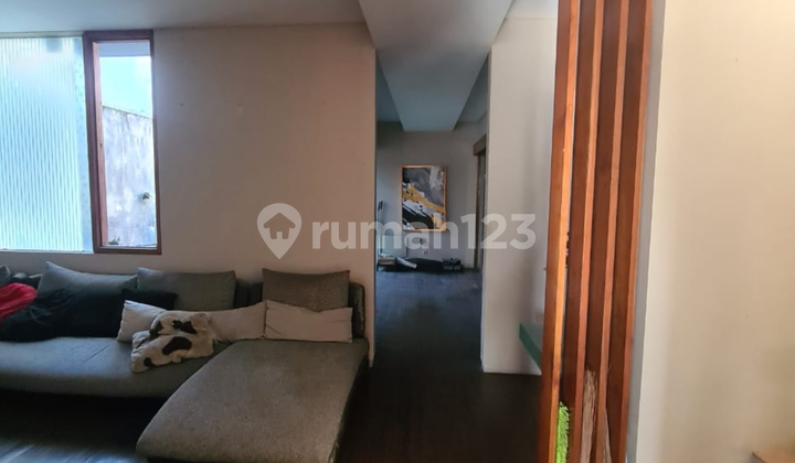 Di Jual Rumah Keren, Luas, Sayap Pajajaran, Desain by Yu Sing (ITB) 2