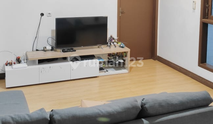 Di Jual Rumah 2 Lantai di Taman Kopo Indah 1, Harga Menarik 2