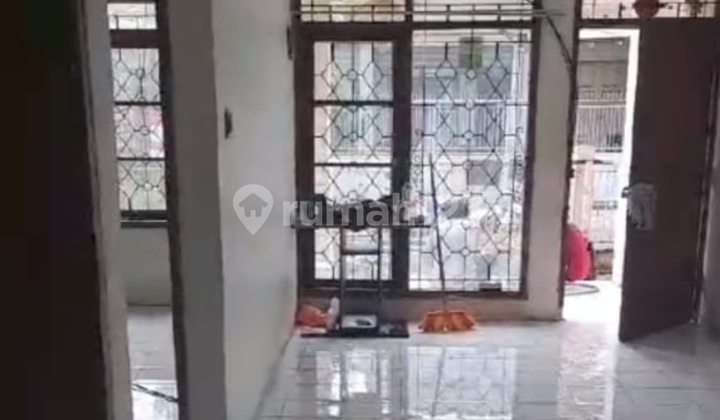 For Rent House Taman Kopo Indah 3, 1.5 Floors, 4 Bedrooms, 2 Km