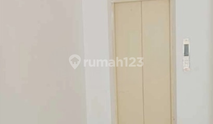 For Rent: 4-Story Shop House, City Center, 100m from Bandung Station, Elevator Available 2