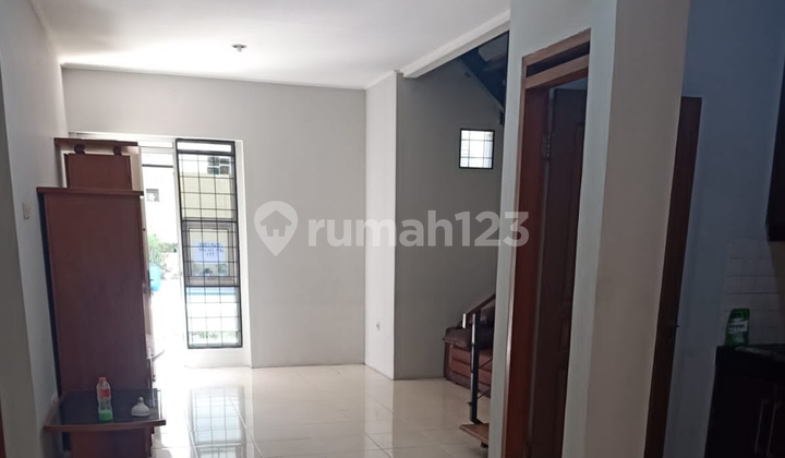 Di Sewakan Rumah Sayap Pajajaran. 3+1 Kamar Tidur, 3 Kamar Mandi