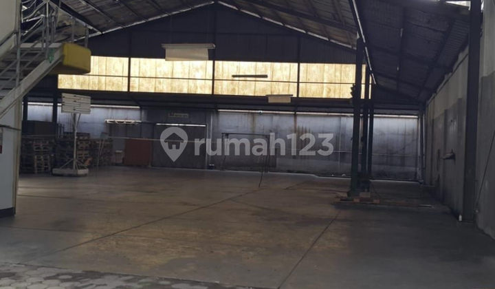Warehouse + Office for Rent in Kopo Area, Land 915 Sq M, Building 1400 Sq M Warehouse + Office for Rent in Kopo Area, Land 915 Sq M, Building 1400 Sq M
