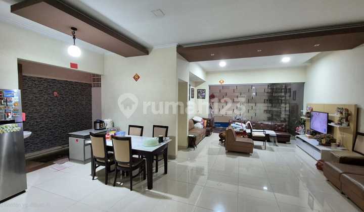 For Sale 2-Story House in Taman Holis Indah, 5 Bedrooms, 5 Bathrooms