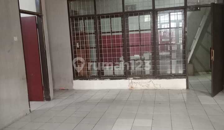 Di Sewakan Rumah Taman Cibaduyut Indah 1, 4+1 Kamar Tidur 2