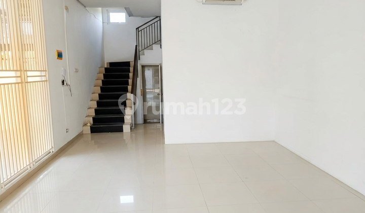 Di Sewakan Ruko 4.5 Lantai di Setrasari, Full Furnished