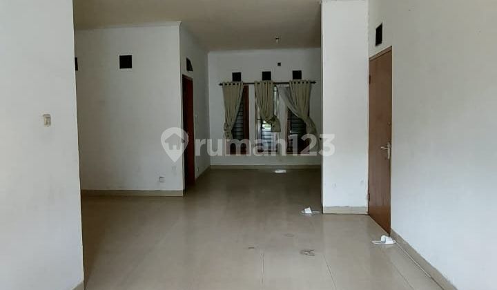 Di Sewakan Rumah Komplek Buah Batu Regency, 4 Kamar Tidur, 4 Kamar Mandi 2